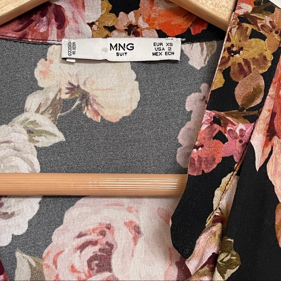 Floral Print Blouse - Picture 4 of 5